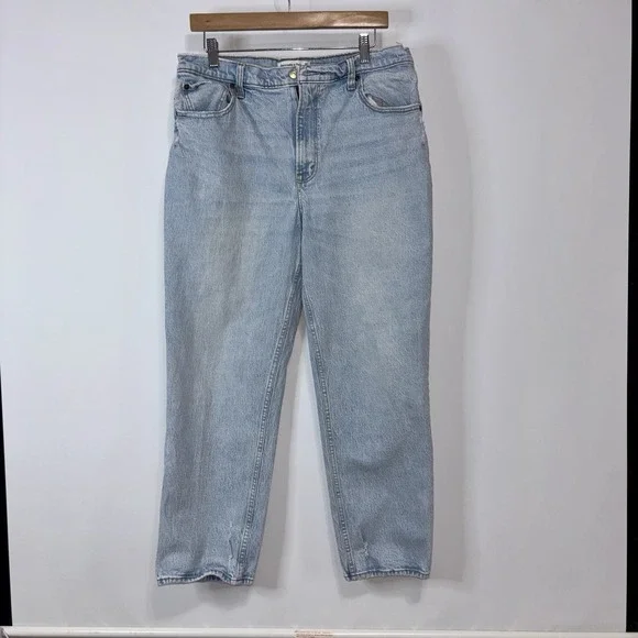 Abercrombie & Fitch 90s Straight Ultra High Rise Cotton Jeans Size 14 Short - Picture 1 of 9